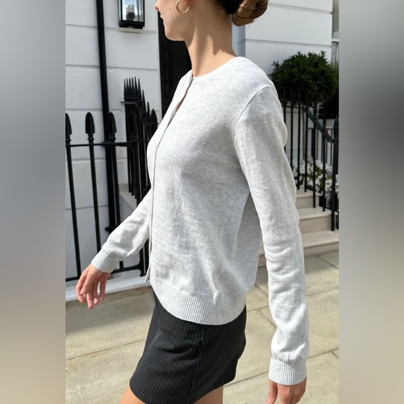Brandy melville gray renata sweater - Picture 3 of 4